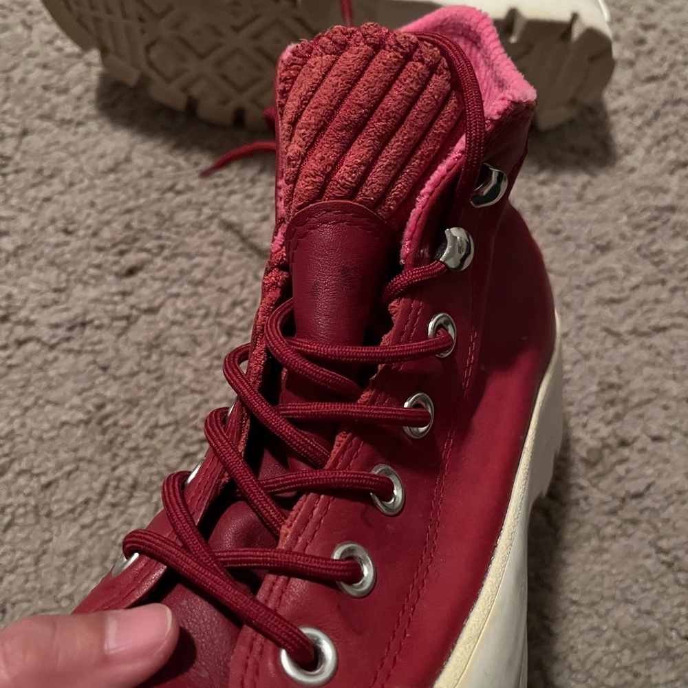 Converse Chuck Taylor All Star Lugged Winter High Leather (Size 6 US Women) - Picture 5 of 10